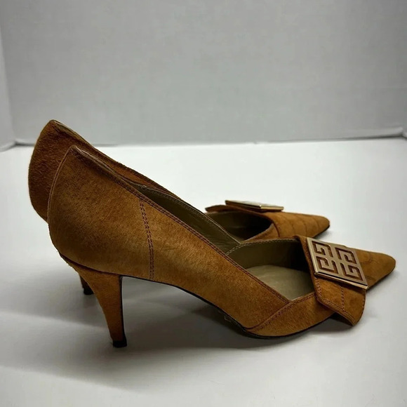 Givenchy Heels High Heel Pumps Shoes Suede Gold Metal Logo Tan Brown Size 36.5 - Picture 5 of 11